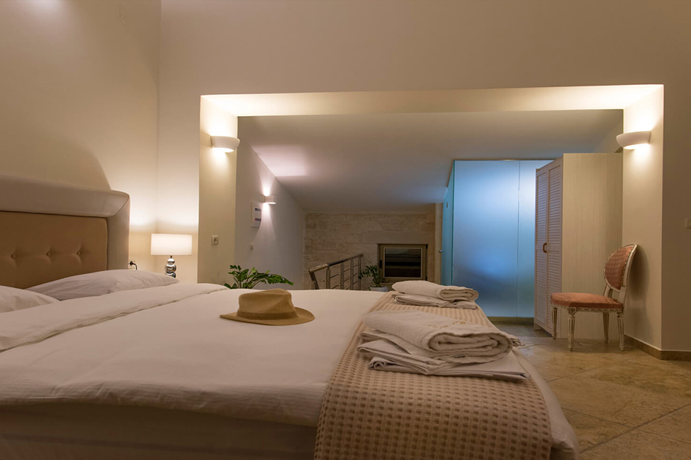 Erato Suite 2/6 p
