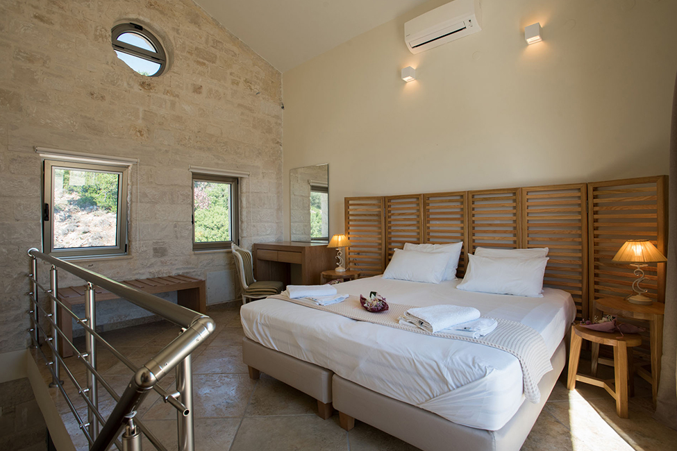 Aphrodite Suite 2/4 p