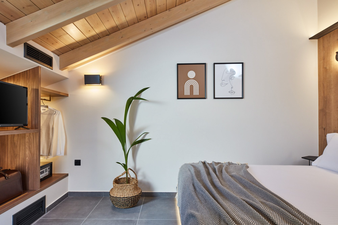 Suite 2/4p