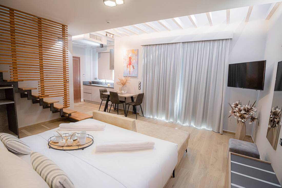 Two Bedroom Loft 2/4p