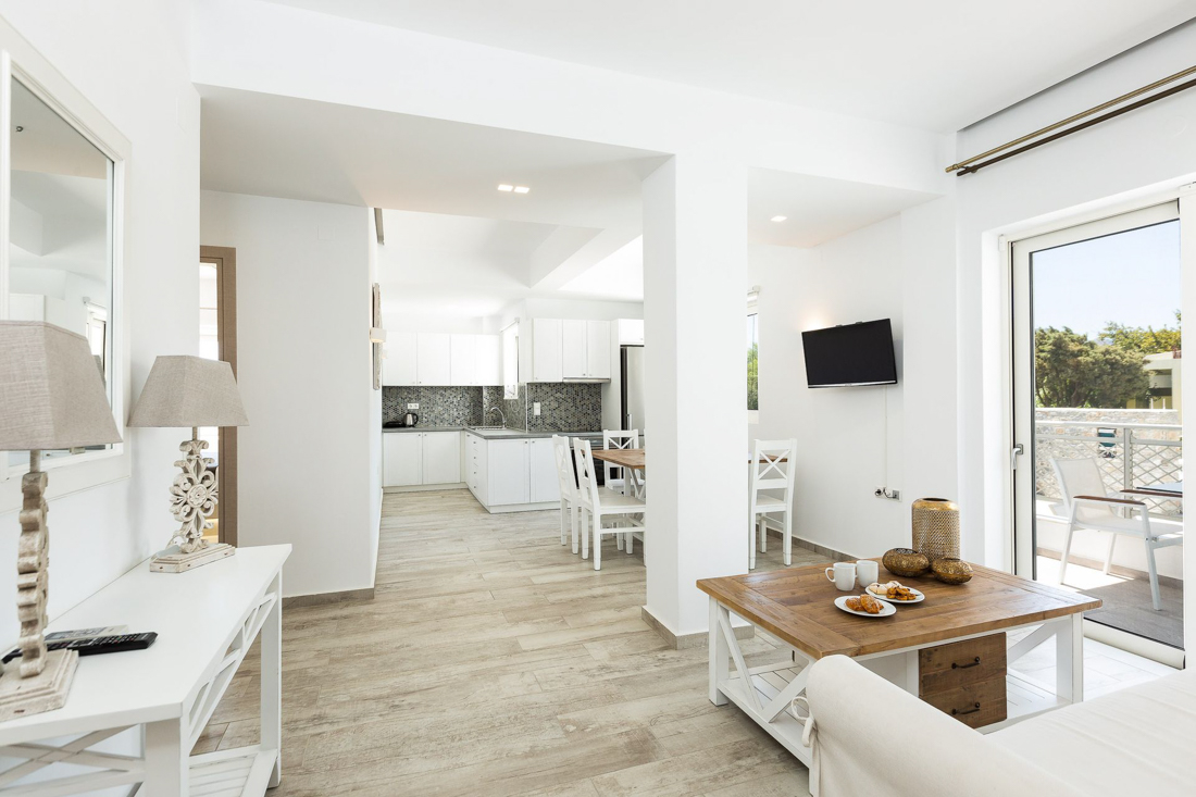 Suite 2/6p
